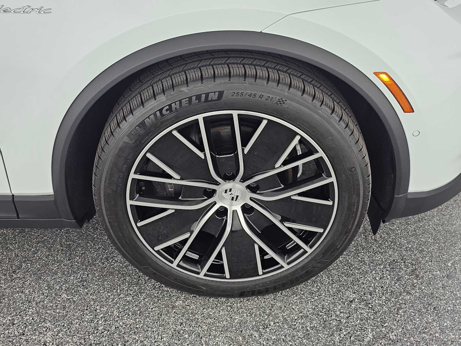 2024 Porsche Macan Electric 4