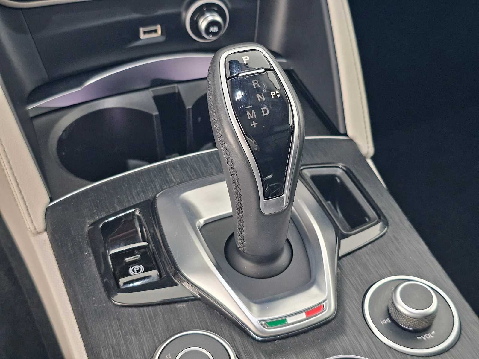 2020 Alfa Romeo Stelvio RWD