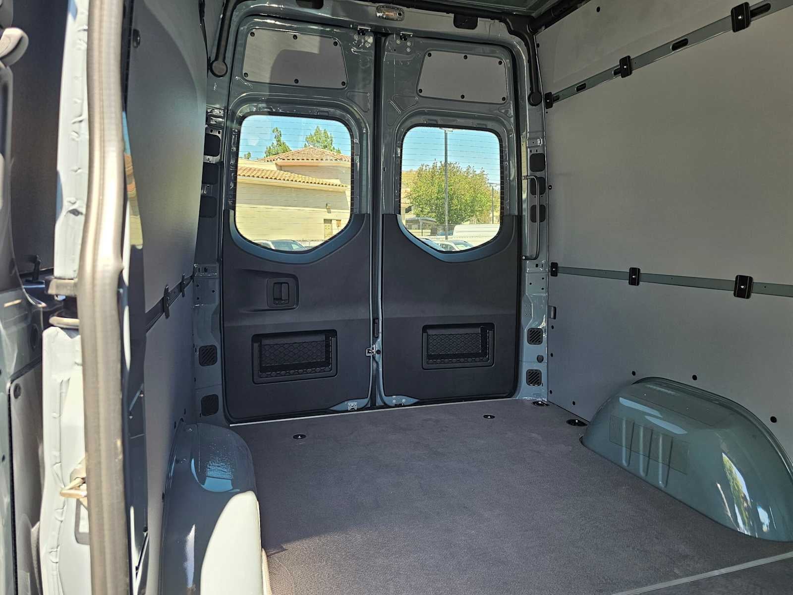 2026 Mercedes-Benz Sprinter 2500 Standard Roof I4 Diesel HO 144 AWD