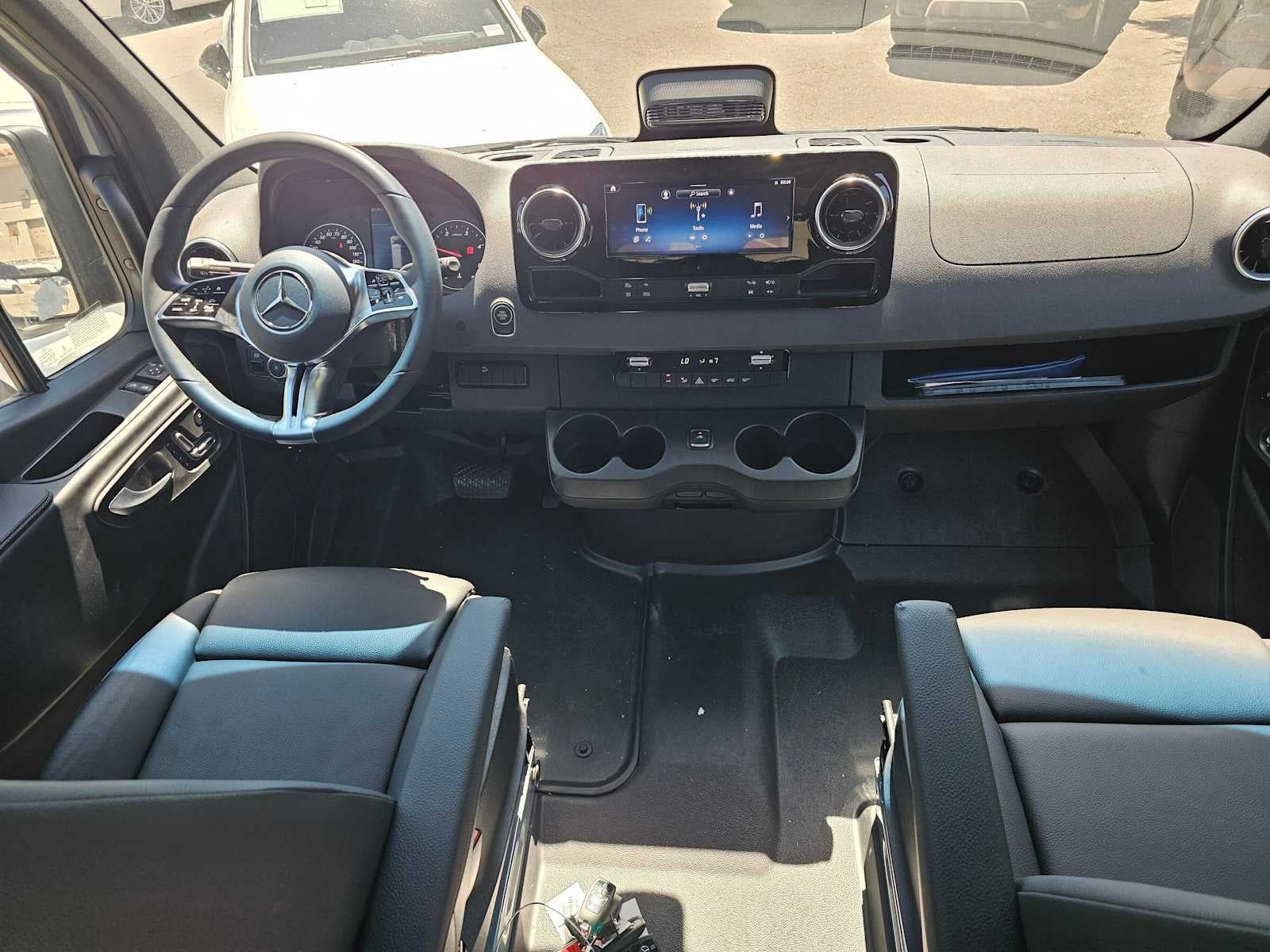 2026 Mercedes-Benz Sprinter 2500 Standard Roof I4 Diesel HO 144 AWD