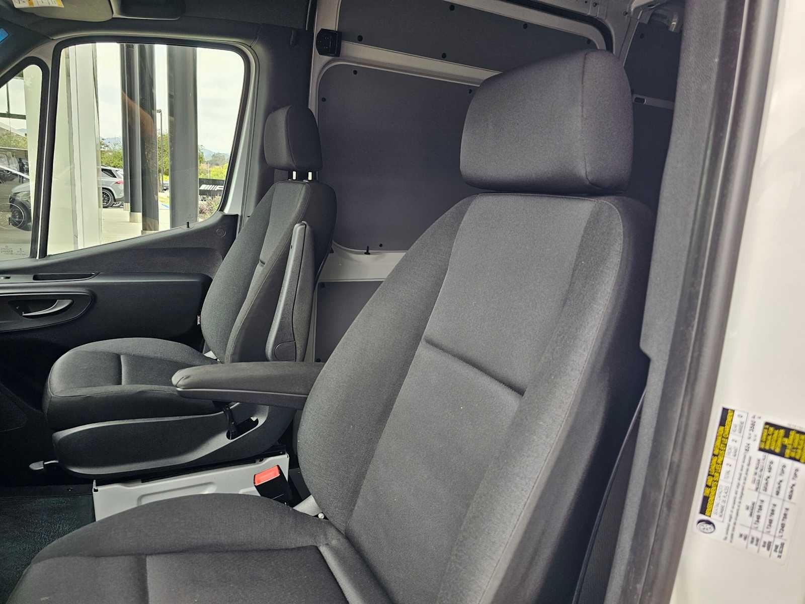 2021 Mercedes-Benz Sprinter Cargo Van 2500 High Roof V6 170 RWD