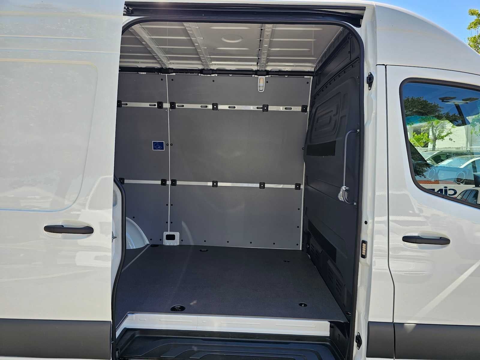 2026 Mercedes-Benz Sprinter 2500 Standard Roof I4 Diesel 144 RWD