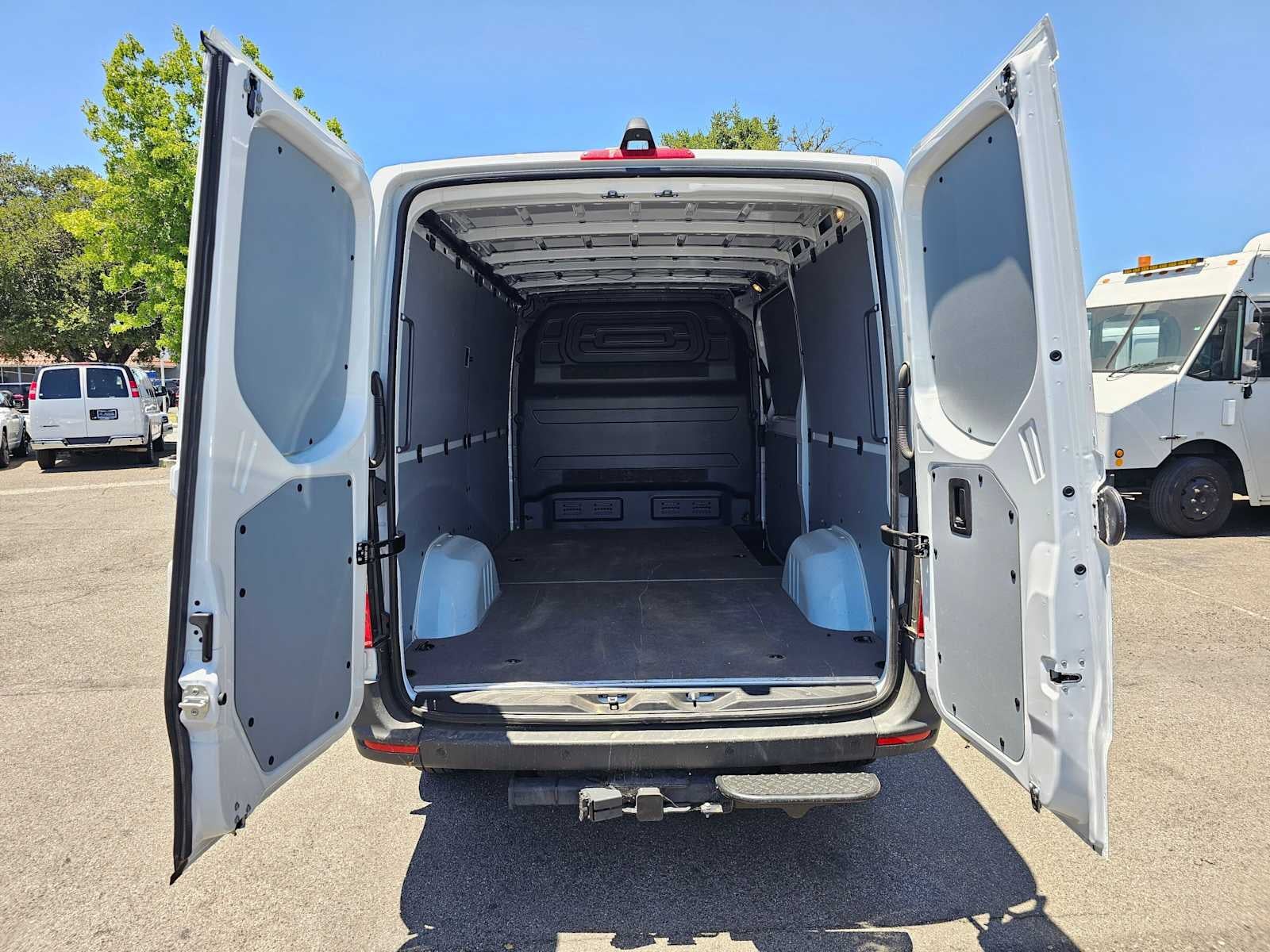 2026 Mercedes-Benz Sprinter 2500 Standard Roof I4 Diesel 144 RWD