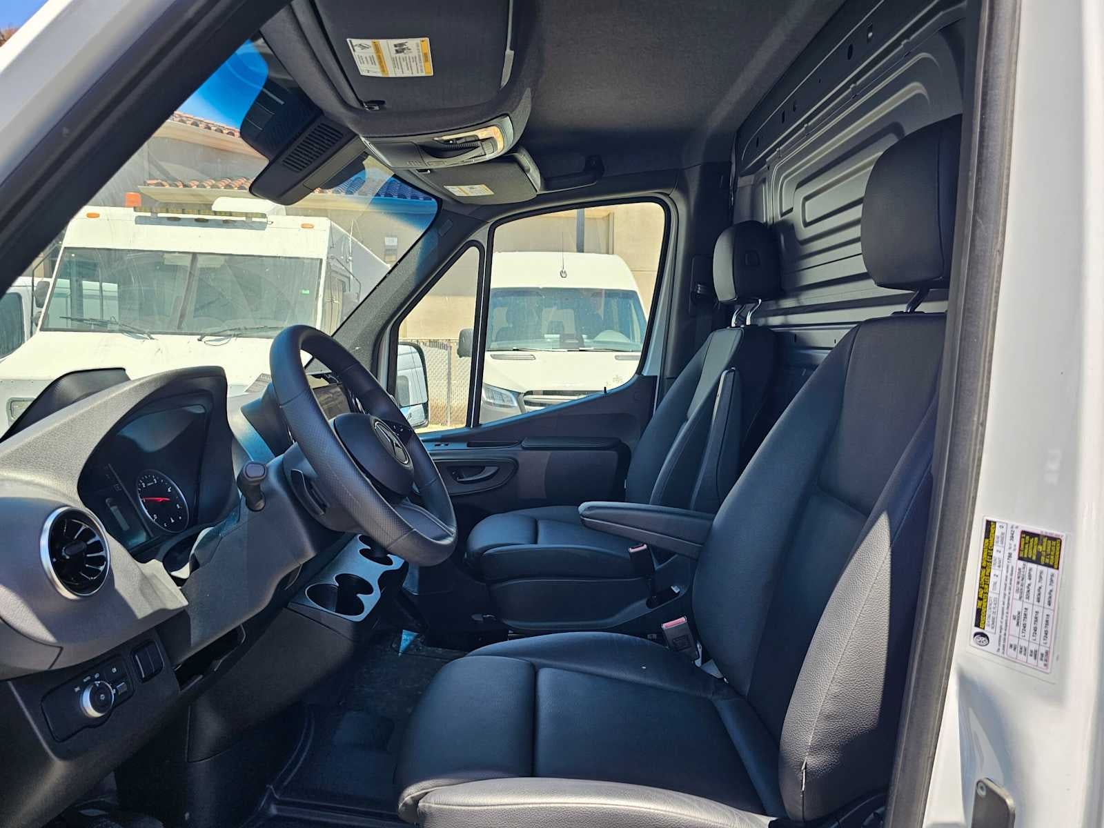 2026 Mercedes-Benz Sprinter 2500 Standard Roof I4 Diesel 144 RWD