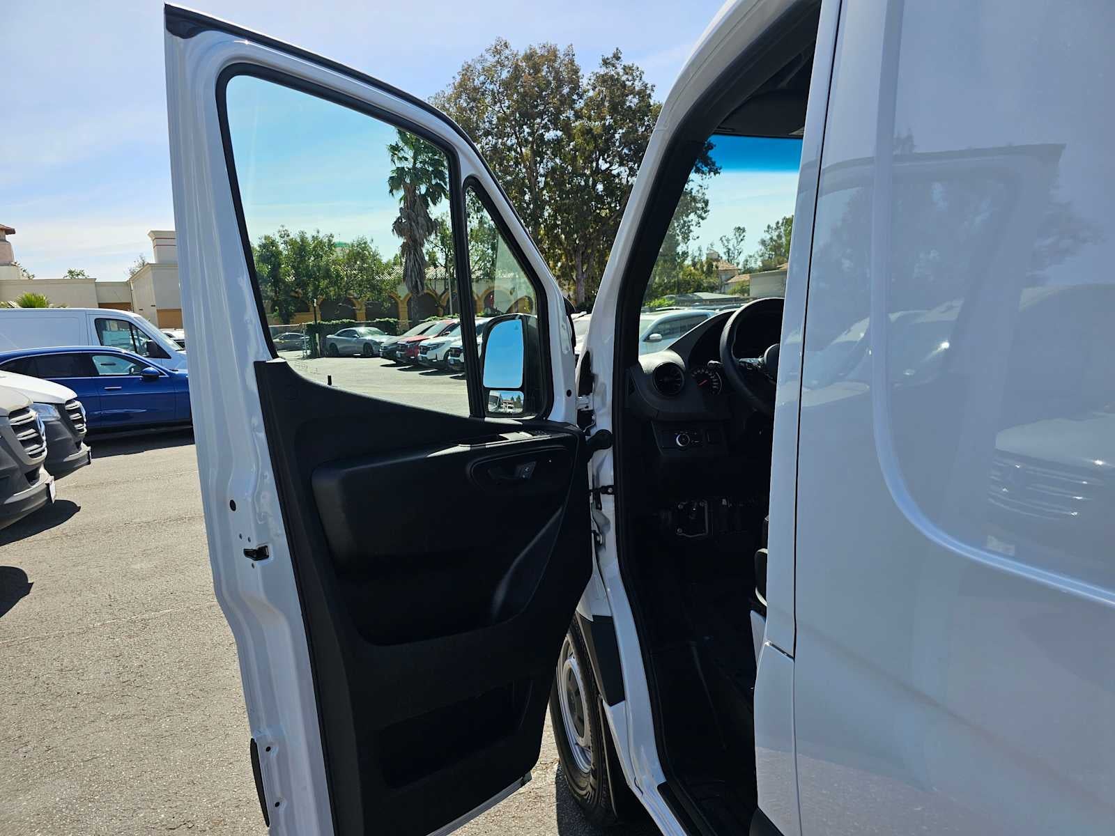 2025 Mercedes-Benz Sprinter Cargo Van 2500 Standard Roof I4 Diesel 144 RWD