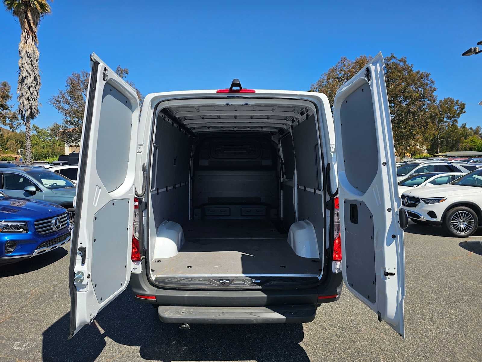 2026 Mercedes-Benz Sprinter 2500 Standard Roof I4 Diesel 144 RWD