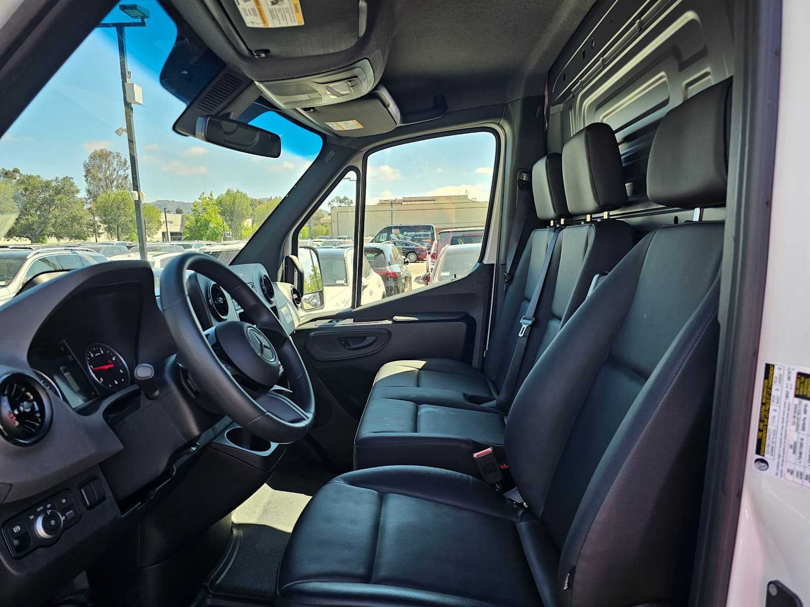 2026 Mercedes-Benz Sprinter 2500 Standard Roof I4 Diesel 144 RWD