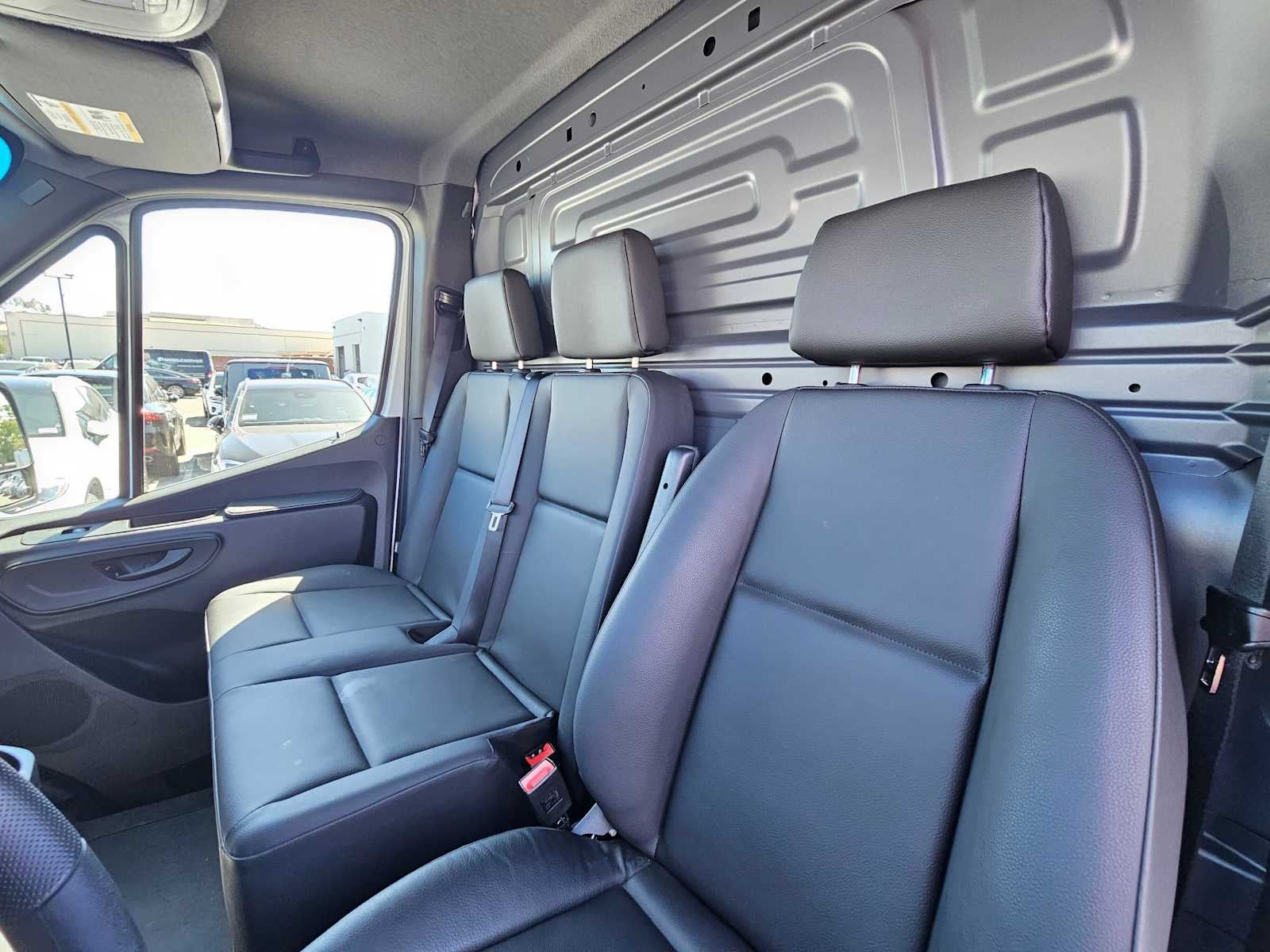 2026 Mercedes-Benz Sprinter 2500 Standard Roof I4 Diesel 144 RWD
