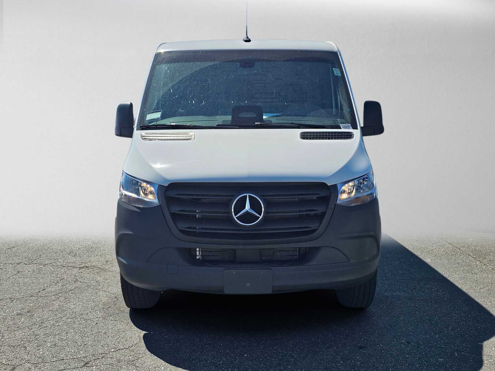 2026 Mercedes-Benz Sprinter 2500 Standard Roof I4 Diesel 144 RWD