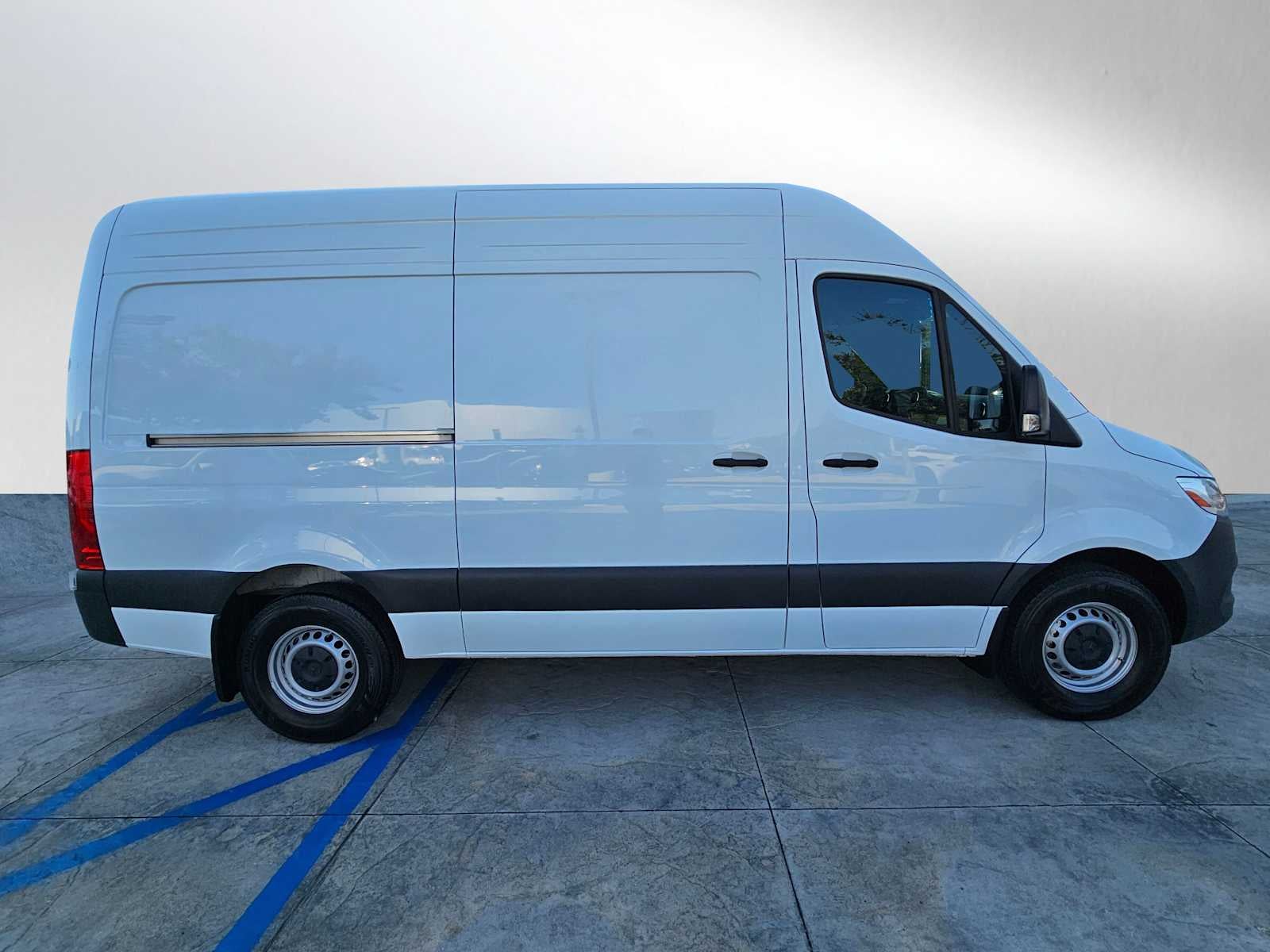 2025 Mercedes-Benz Sprinter Cargo Van 2500 Standard Roof I4 Diesel 144" RWD