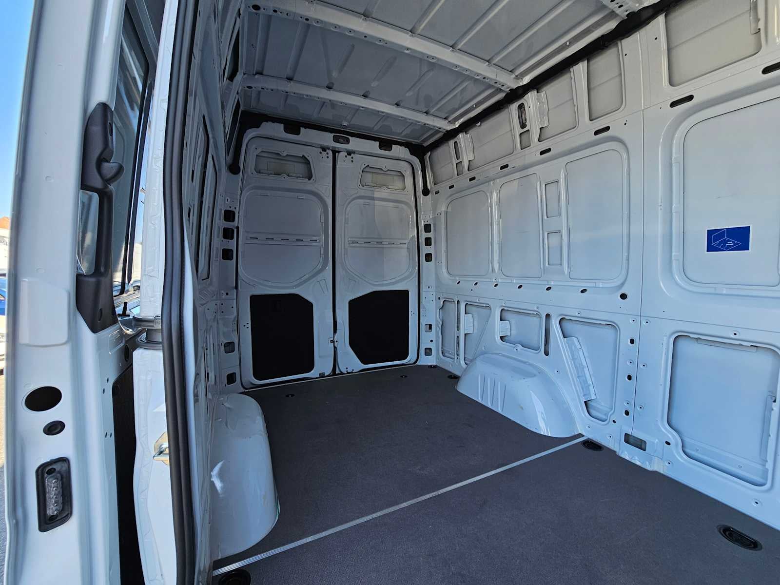 2025 Mercedes-Benz Sprinter Cargo Van 2500 Standard Roof I4 Diesel 144" RWD