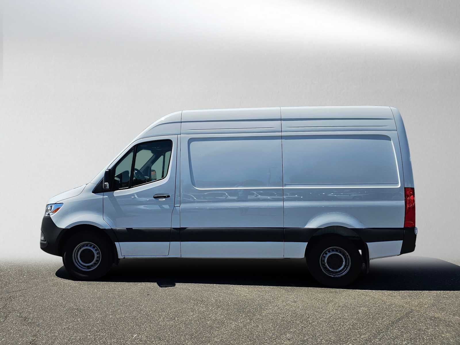 2026 Mercedes-Benz Sprinter 2500 Standard Roof I4 Diesel HO 144 RWD