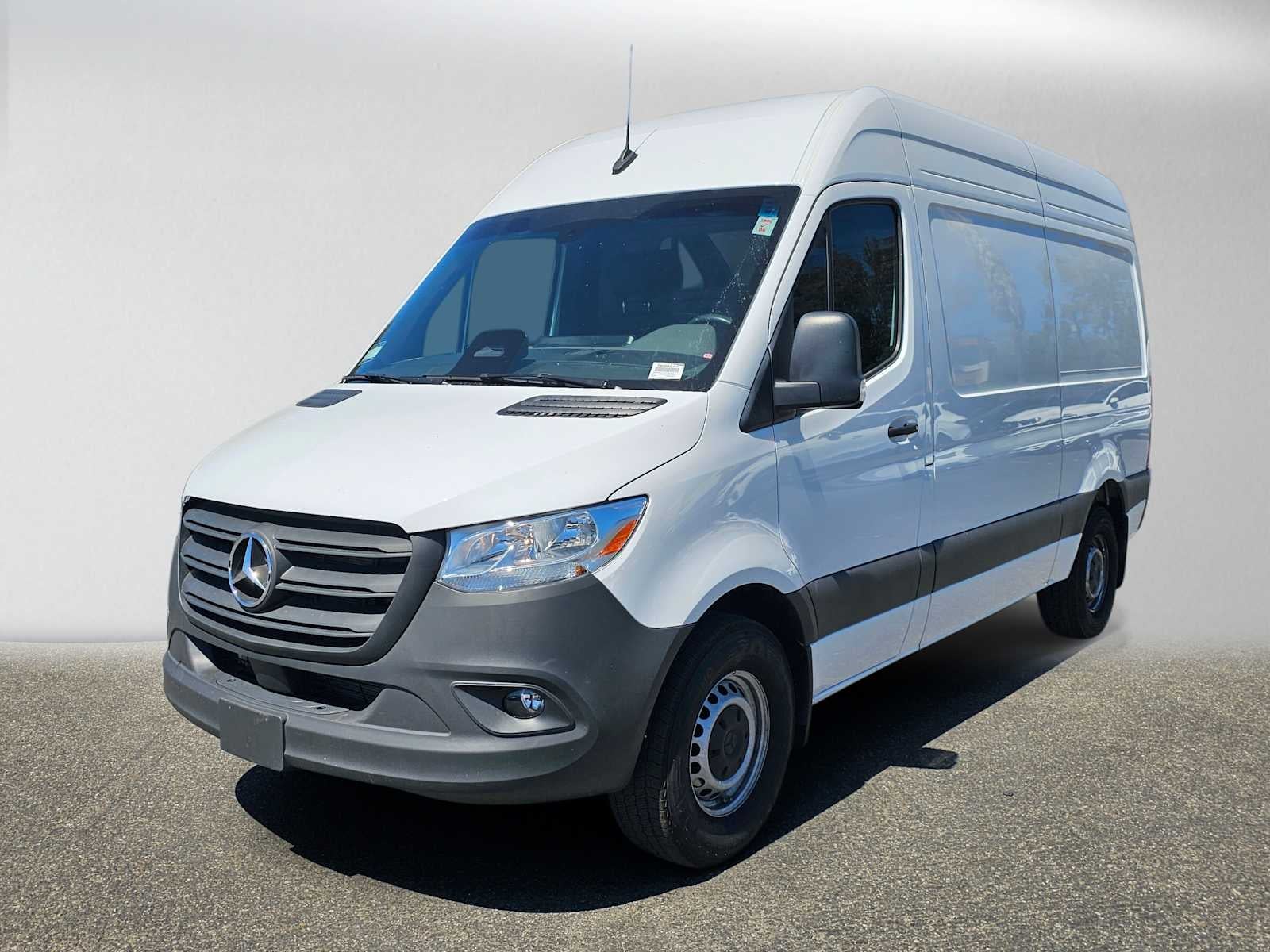 2026 Mercedes-Benz Sprinter 2500 Standard Roof I4 Diesel HO 144 RWD