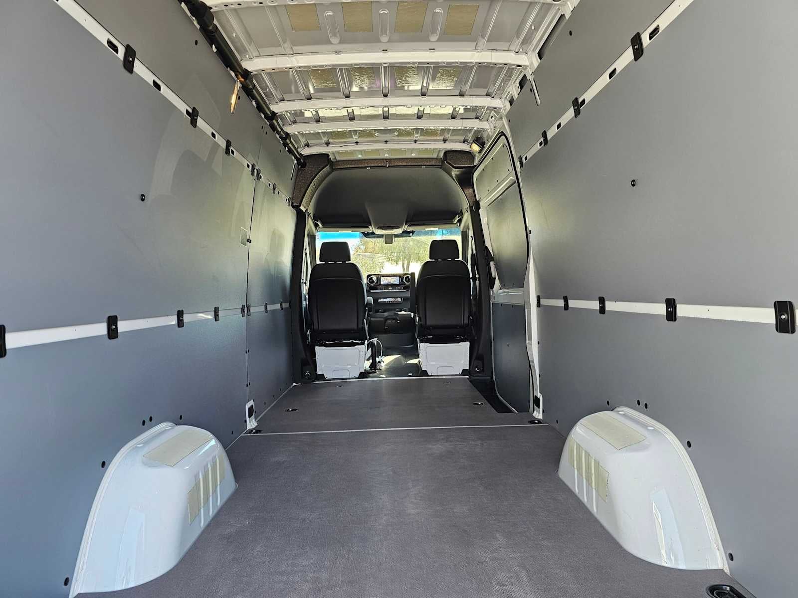 2026 Mercedes-Benz Sprinter 2500 High Roof I4 Diesel HO 170 RWD