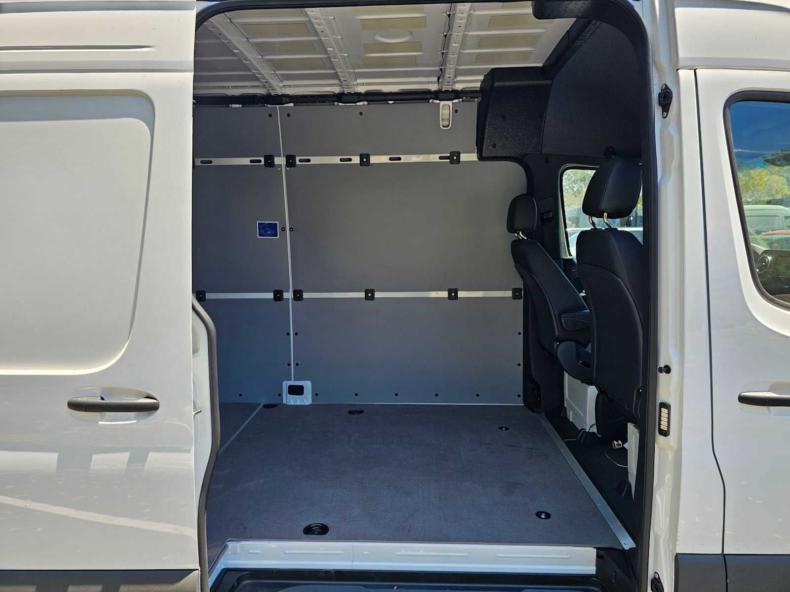 2026 Mercedes-Benz Sprinter 2500 High Roof I4 Diesel HO 170 RWD