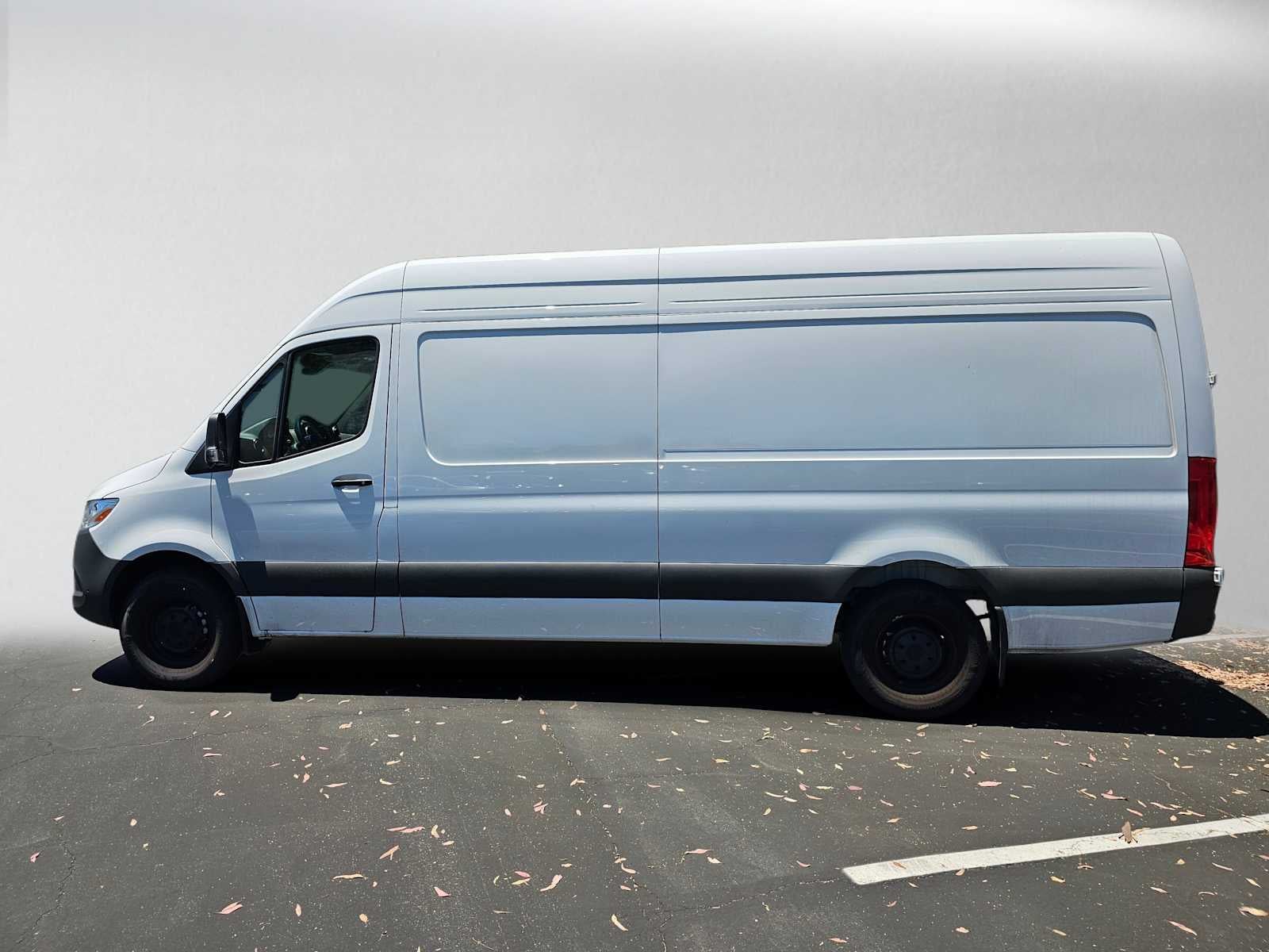 2026 Mercedes-Benz Sprinter 2500 High Roof I4 Diesel HO 170 RWD